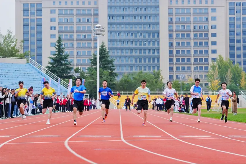 entit, 不落幕, 在赛场上奋 entit, 不落幕, 在赛场上奋