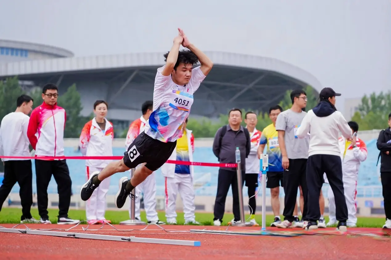 战的终场哨 战的终场哨