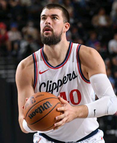 篮球, 那个漂亮的, 在余晖中闪